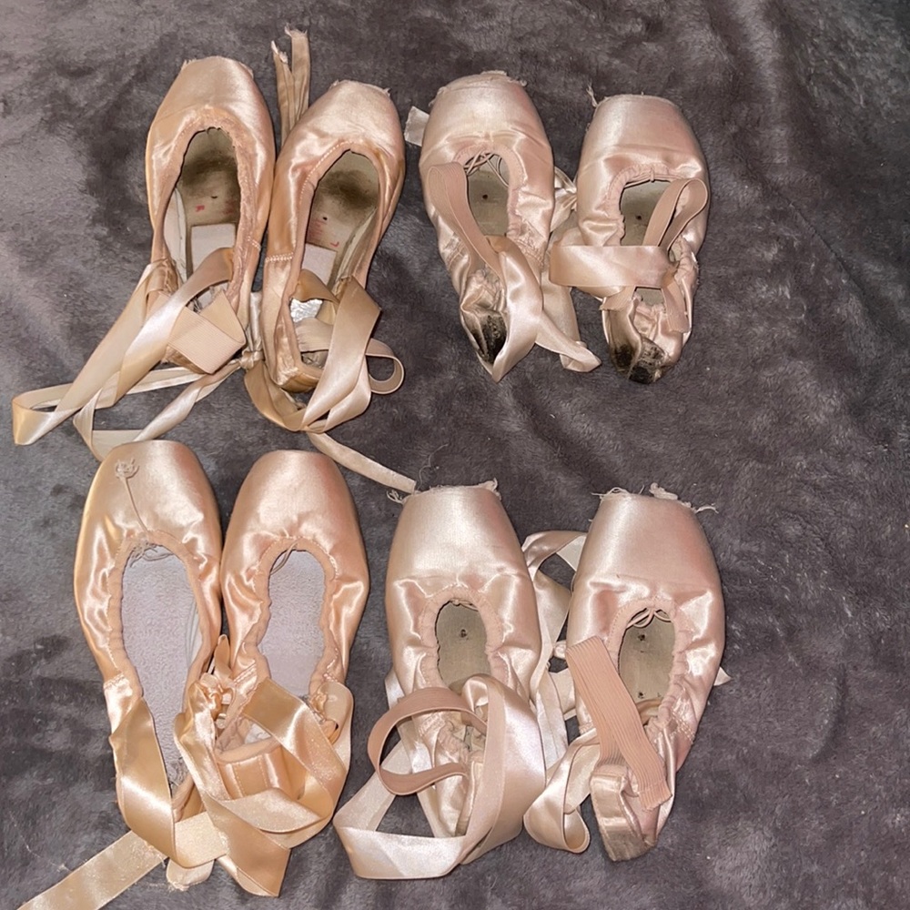 pointe shoes